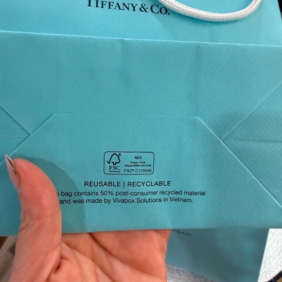 (Last one!!) Tiffany & Co Candle (Novelty) NIB/ SEALED + Tiffany Gift Bag - Picture 10 of 10